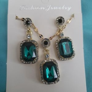 Earring and necklace set